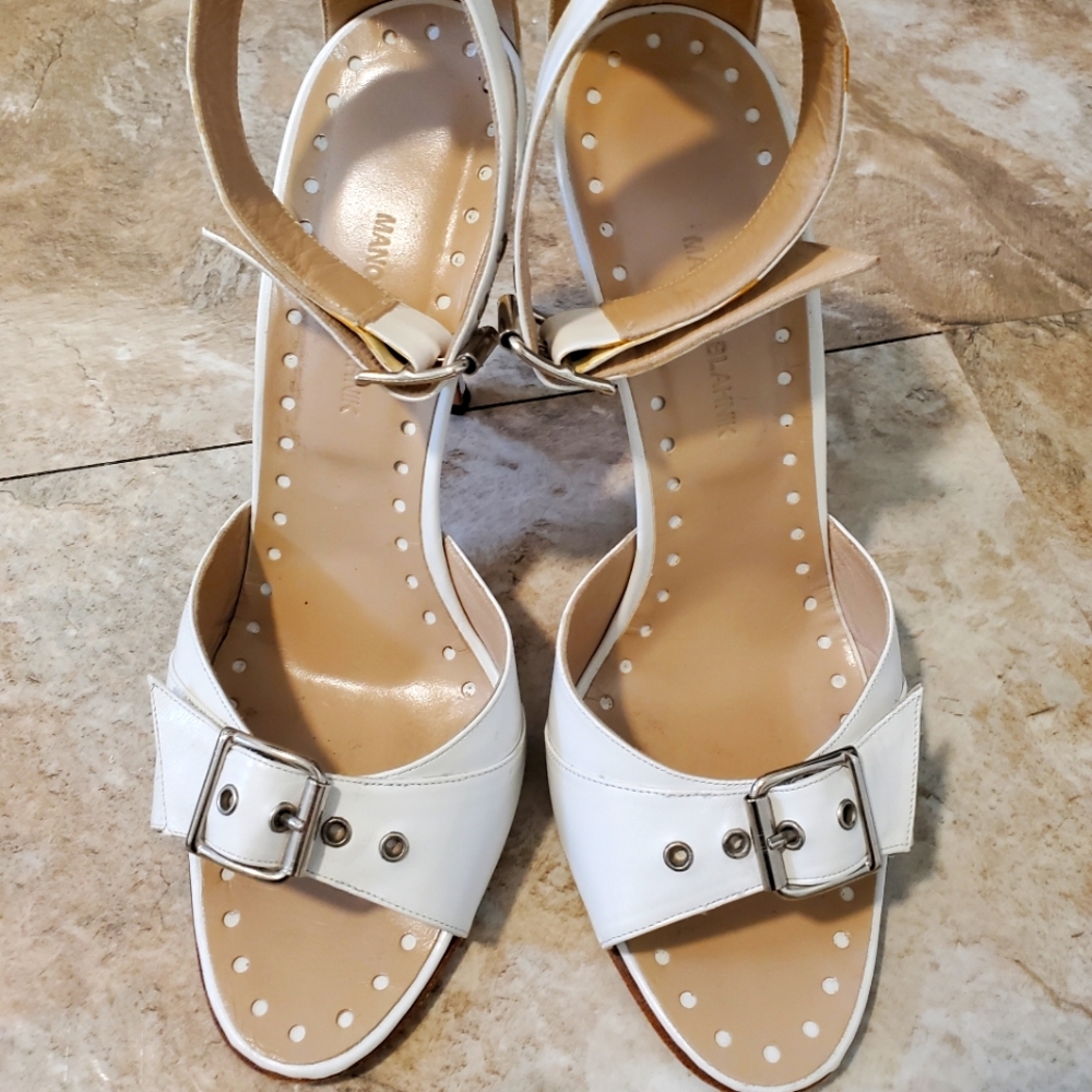 Manolo Blahnik heels 7.5